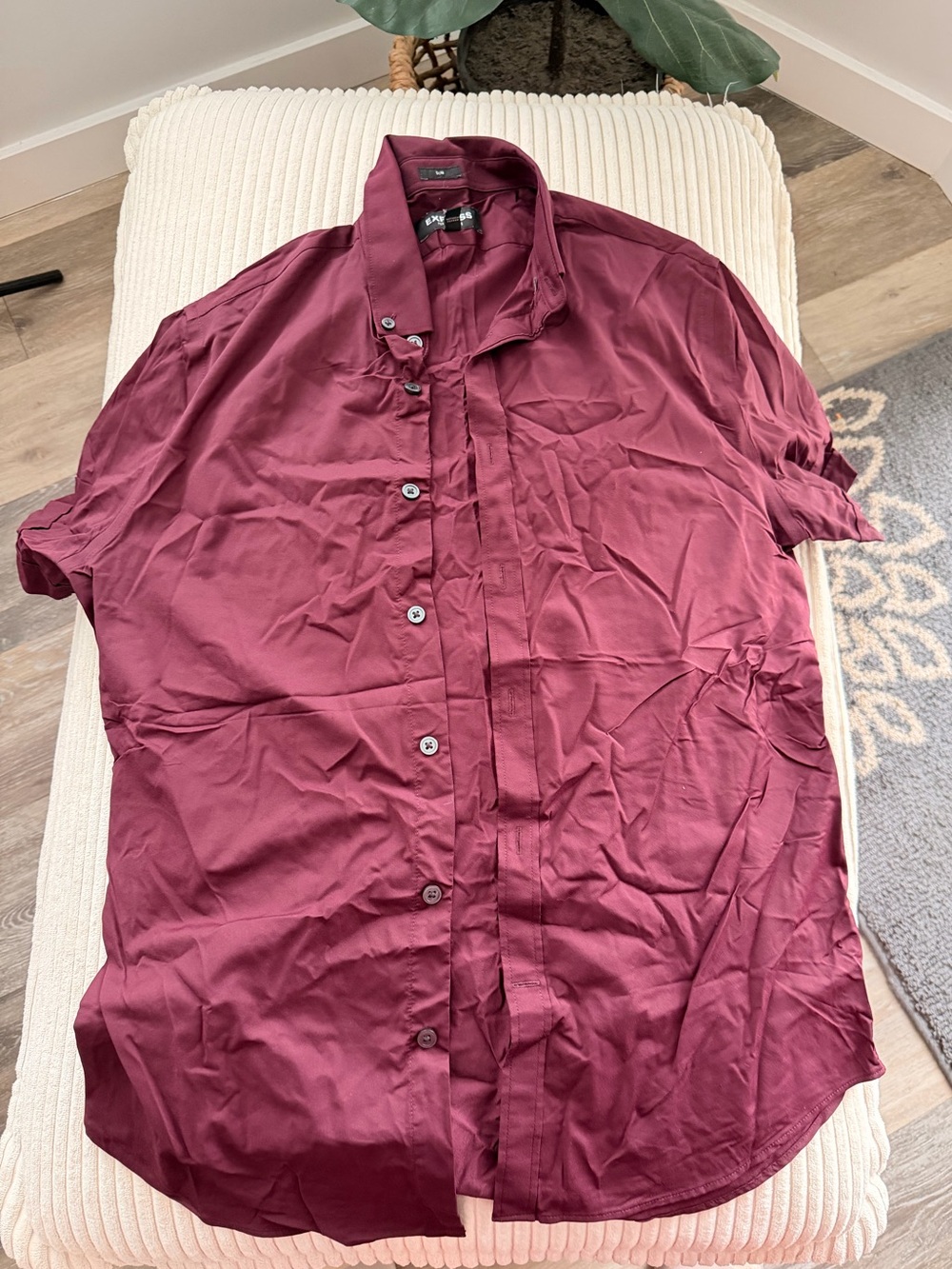 Express Men's Performance Short Sleeve Button-Down Shirt - Burgundy